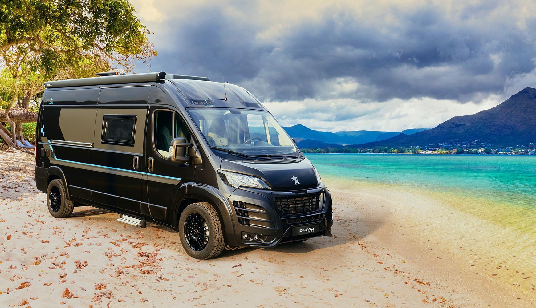 images Outdoor-Living-Bravia-Swan-599-Classic1